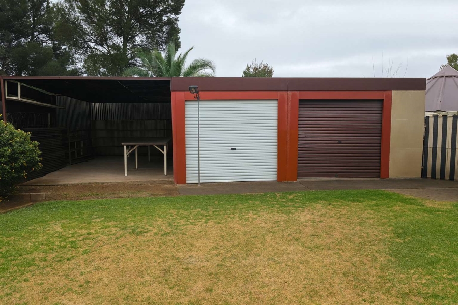 4 Bedroom Property for Sale in Fleurdal Free State